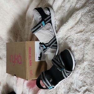 New Ryka Savannah 2 Lifestyle sandals. Size 9